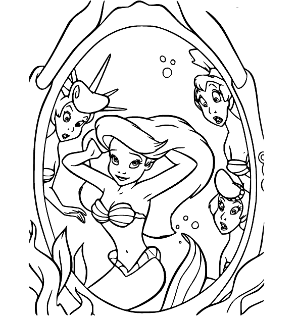 Princesses sirènes devant le miroir de La Petite Sirène