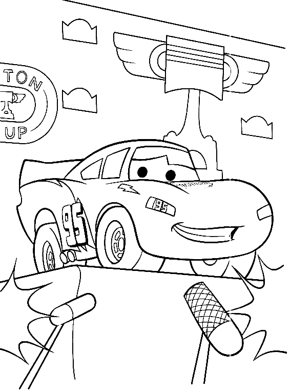ماكوين هو الفائز بسباق سيارات ديزني من سيارات ديزني