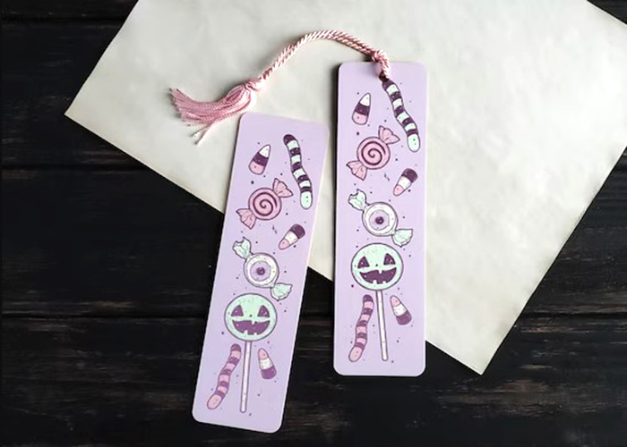 Decorating A Bookmark