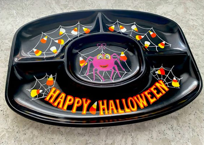 Decorating Halloween Candy Trays