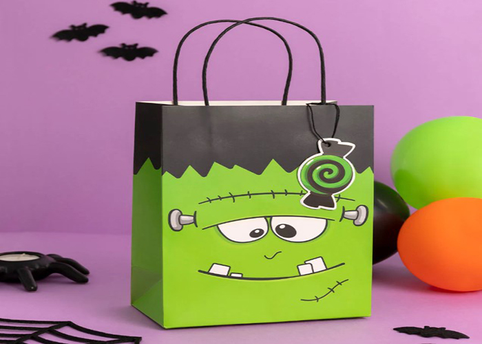 Decorating A HalloweenTreat Bag