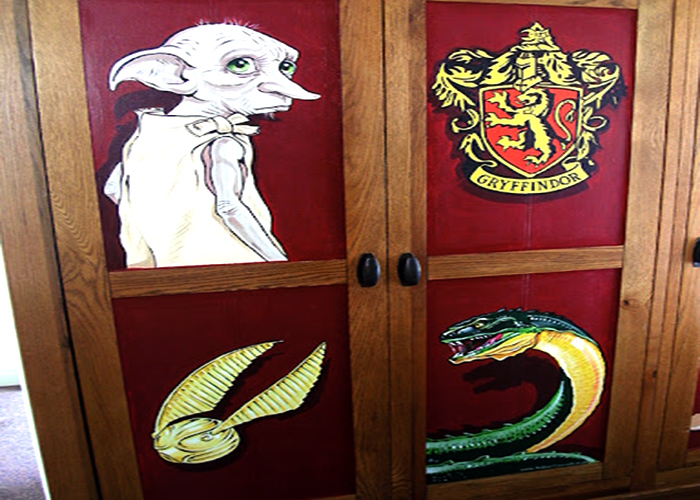 Decorating Harry Potter Wardrobe