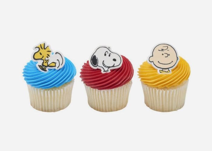 Decorating Snoopy Cupcakes