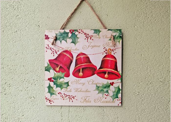 Making a Decorative Wall Plaque with Christmas Bells