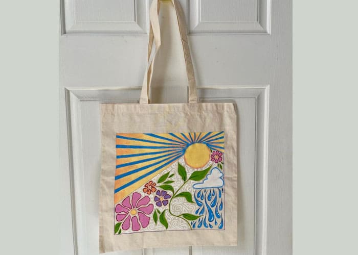 Decorating a Hippie Tote Bag