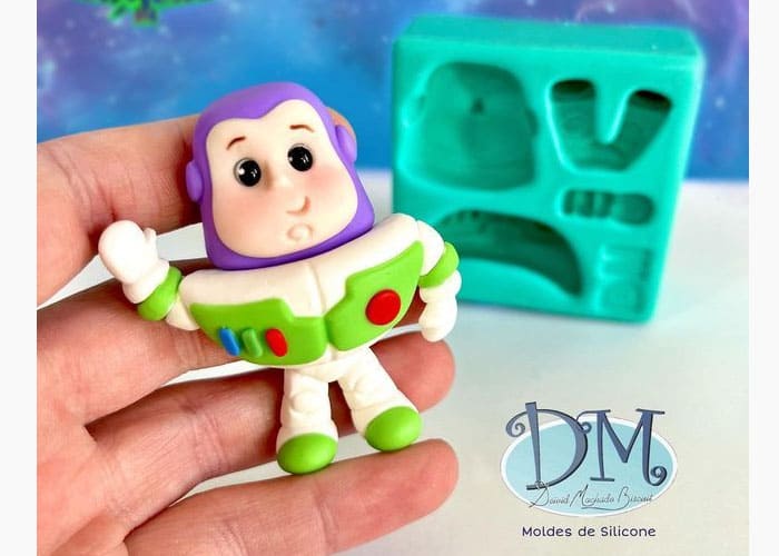 Make a Buzz Lightyear Model from Clay