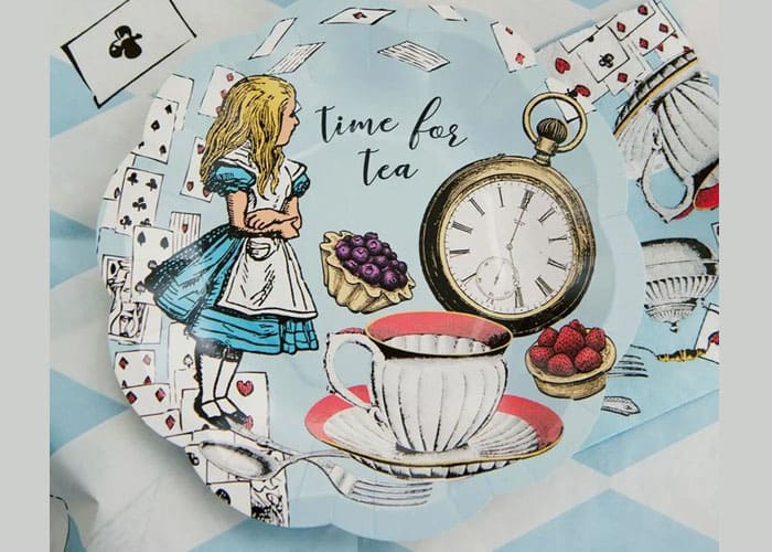 placemats with Alice in Wonderland images